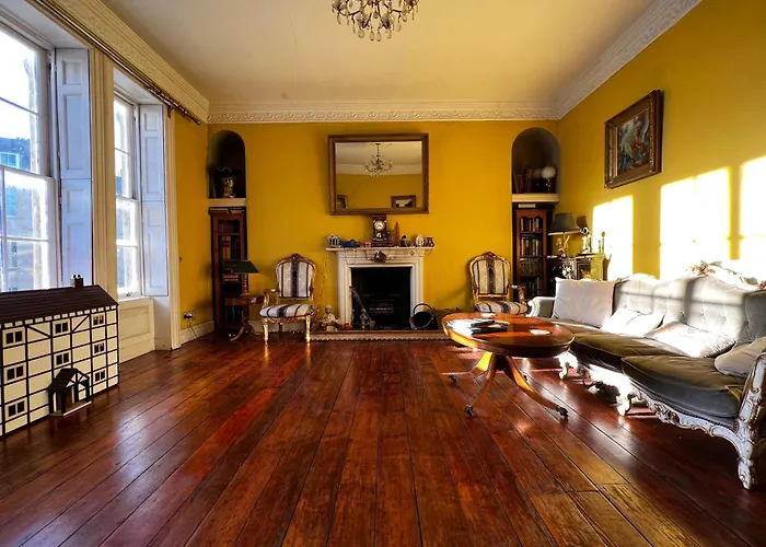Central Bath, 18Th Century Georgian Rooms
